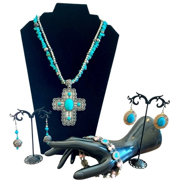 NWT WOMEN'S WESTERN NECKLACE, BRACELET, EARRING BUNDLE - Picture 1 of 10